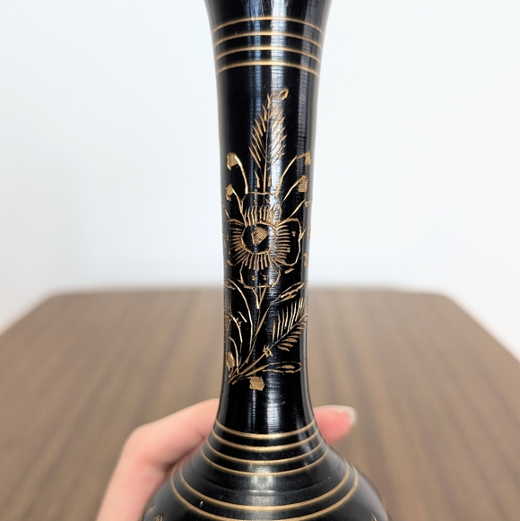 Vintage Black Enameled Etched Gold Tone Brass Pitcher Vase Floral Design - Picture 9 of 13